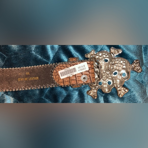Sparkly rhinestone skull and bones blingy genuine leather belt - Picture 4 of 7
